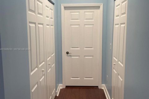 Condo in Miami, Florida, 1 bedroom № 1984539 - photo 25