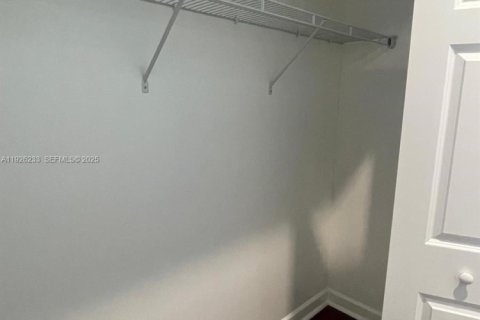 Condo in Miami, Florida, 1 bedroom № 1984539 - photo 23