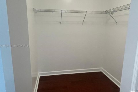 Condo in Miami, Florida, 1 bedroom № 1984539 - photo 18