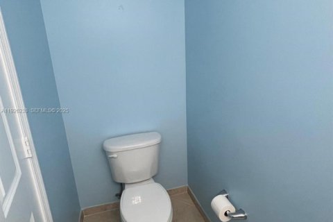 Condo in Miami, Florida, 1 bedroom № 1984539 - photo 9