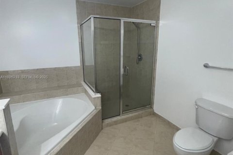 Condo in Miami, Florida, 1 bedroom № 1984539 - photo 28