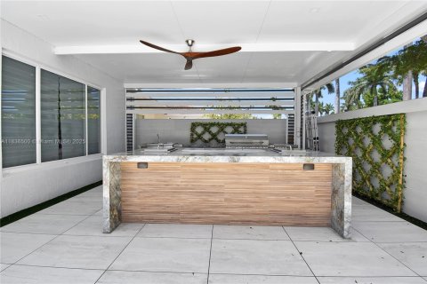 Villa ou maison à vendre à Boca Raton, Floride: 4 chambres, 366.59 m2 № 1850892 - photo 8