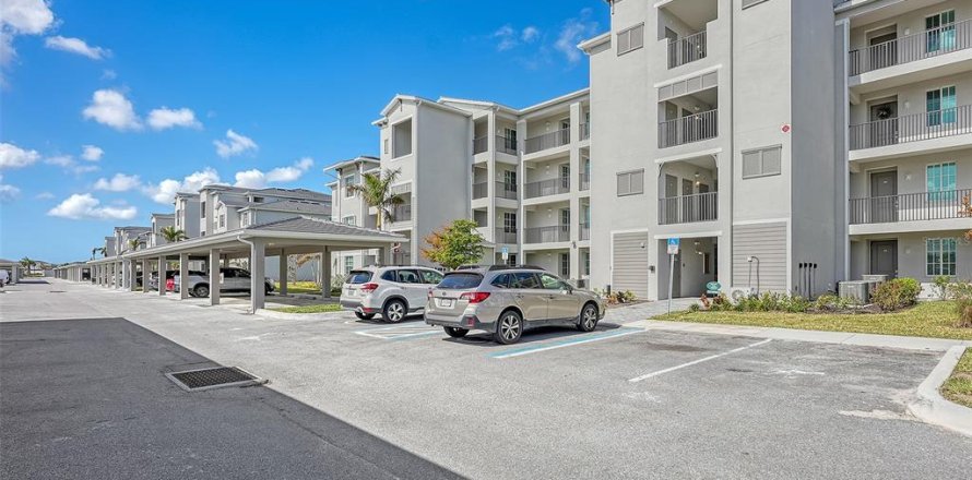 Condo in Venice, Florida, 2 bedrooms in WELLEN PARK № 1440399
