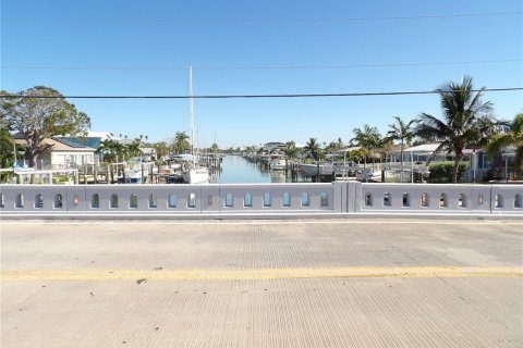 Immobilier commercial à vendre à Madeira Beach, Floride: 7 chambres, 183.95 m2 № 2134887 - photo 4