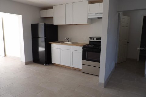Immobilier commercial à vendre à Madeira Beach, Floride: 7 chambres, 183.95 m2 № 2134887 - photo 14