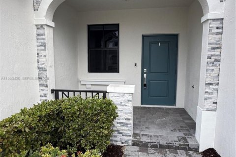 Townhouse in Homestead, Florida 3 bedrooms, 123.65 sq.m. № 2027597