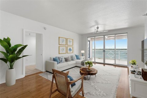 Condominio en venta en Saint Petersburg, Florida, 3 dormitorios, 170.29 m2 № 1911144 - foto 14