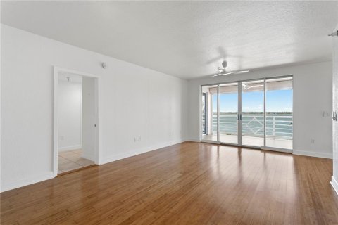 Condominio en venta en Saint Petersburg, Florida, 3 dormitorios, 170.29 m2 № 1911144 - foto 15