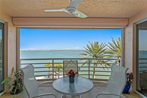 Condominio en venta en Saint Petersburg, Florida, 3 dormitorios, 170.29 m2 № 1911144 - foto 3