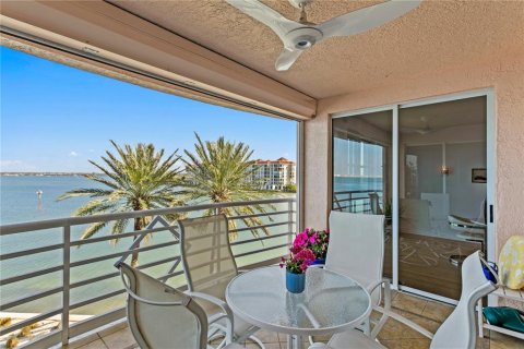 Condominio en venta en Saint Petersburg, Florida, 3 dormitorios, 170.29 m2 № 1911144 - foto 4