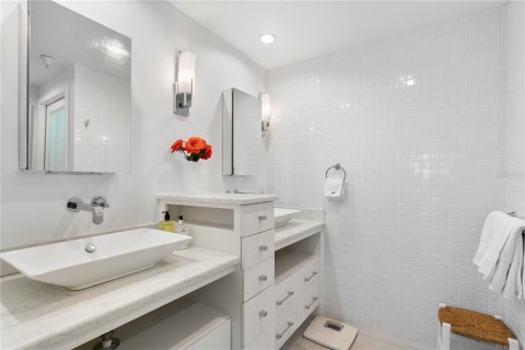 Condominio en venta en Saint Petersburg, Florida, 3 dormitorios, 170.29 m2 № 1911144 - foto 18