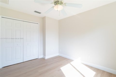 Villa ou maison à vendre à Cape Coral, Floride: 4 chambres, 164.99 m2 № 1704241 - photo 19