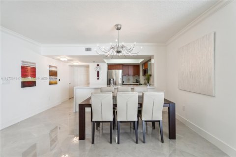 Condo in Sunny Isles Beach, Florida, 1 bedroom  № 2036773 - photo 7