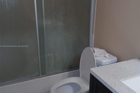 Townhouse in Miramar, Florida 2 bedrooms, 97.55 sq.m. № 1931142 - photo 10