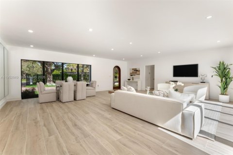 Villa ou maison à vendre à Pinecrest, Floride: 4 chambres, 286.42 m2 № 2020079 - photo 5