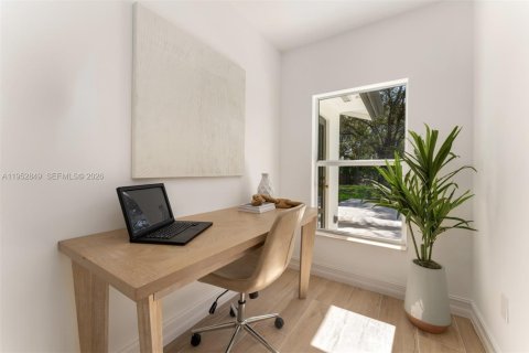 Villa ou maison à vendre à Pinecrest, Floride: 4 chambres, 286.42 m2 № 2020079 - photo 10