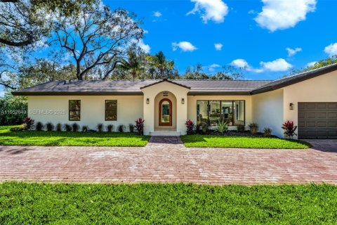 Villa ou maison à vendre à Pinecrest, Floride: 4 chambres, 286.42 m2 № 2020079 - photo 2