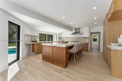 Villa ou maison à vendre à Pinecrest, Floride: 4 chambres, 286.42 m2 № 2020079 - photo 7
