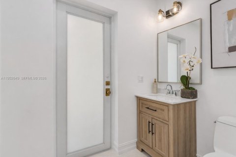 Villa ou maison à vendre à Pinecrest, Floride: 4 chambres, 286.42 m2 № 2020079 - photo 15