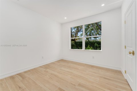 Villa ou maison à vendre à Pinecrest, Floride: 4 chambres, 286.42 m2 № 2020079 - photo 18