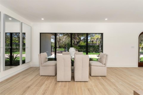 Villa ou maison à vendre à Pinecrest, Floride: 4 chambres, 286.42 m2 № 2020079 - photo 6