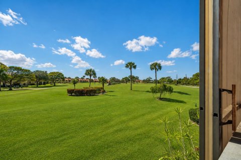 Condo in Stuart, Florida, 2 bedrooms № 2243658 - photo 15