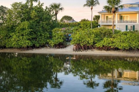 Condo in Stuart, Florida, 2 bedrooms № 2243658 - photo 8
