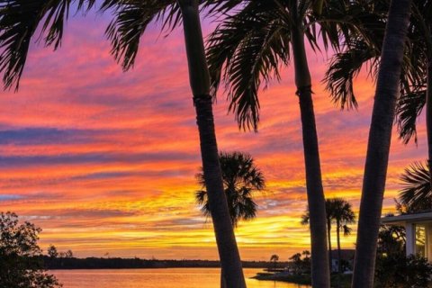 Condo in Stuart, Florida, 2 bedrooms № 2243658 - photo 9