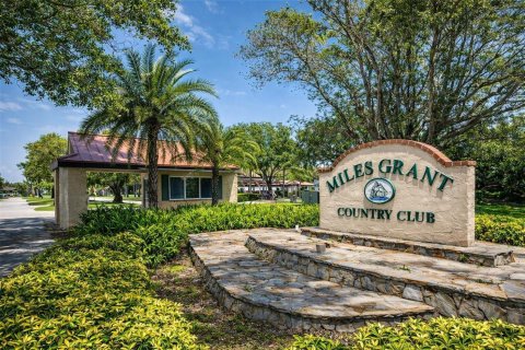 Condo in Stuart, Florida, 2 bedrooms № 2243658 - photo 26