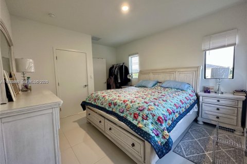 Снять в аренду виллу или дом в Флорида-Сити, Флорида 5 спален, 176.7м2, № 2005936 - фото 14