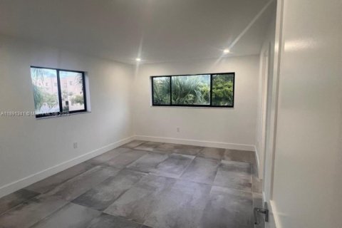 Condominio en alquiler en Miami, Florida, 3 dormitorios № 1944585 - foto 8