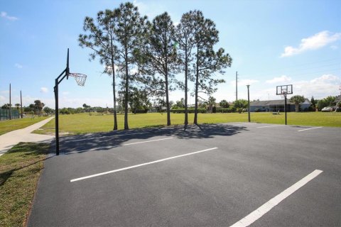 House in Port Charlotte, Florida 4 bedrooms, 132.57 sq.m. № 1735578 - photo 22