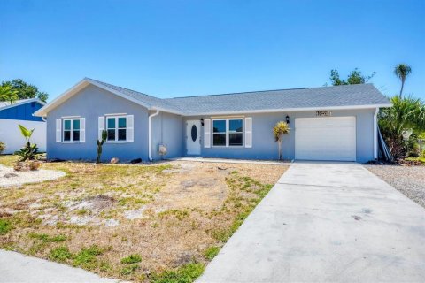 House in Port Charlotte, Florida 4 bedrooms, 132.57 sq.m. № 1735578 - photo 26