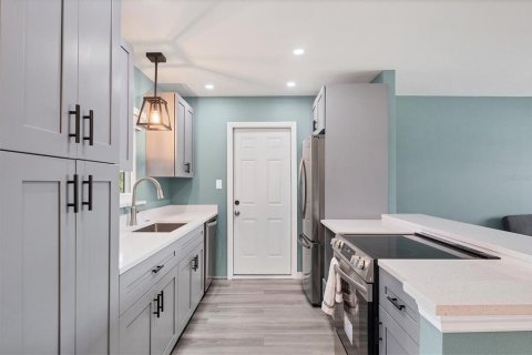House in Port Charlotte, Florida 4 bedrooms, 132.57 sq.m. № 1735578 - photo 4