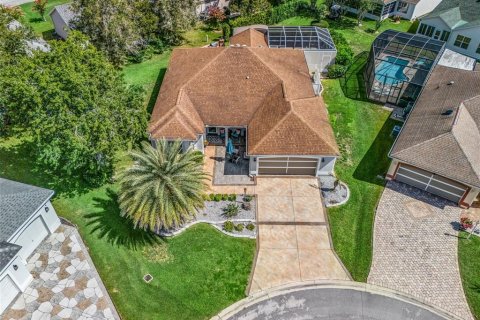 House in The Villages, Florida 3 bedrooms, 172.24 sq.m. № 2238186 - photo 2