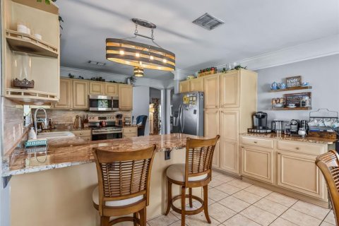 House in The Villages, Florida 3 bedrooms, 172.24 sq.m. № 2238186 - photo 15