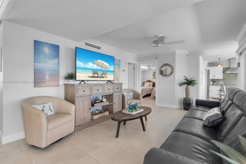 House in Islamorada, Village of Islands, Florida 3 bedrooms, 220.55 sq.m. № 1890562 - photo 29