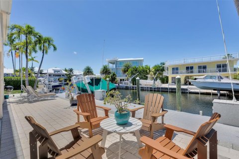 House in Islamorada, Village of Islands, Florida 3 bedrooms, 220.55 sq.m. № 1890562 - photo 14