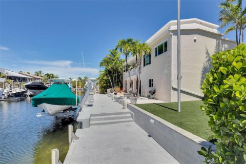 House in Islamorada, Village of Islands, Florida 3 bedrooms, 220.55 sq.m. № 1890562 - photo 11