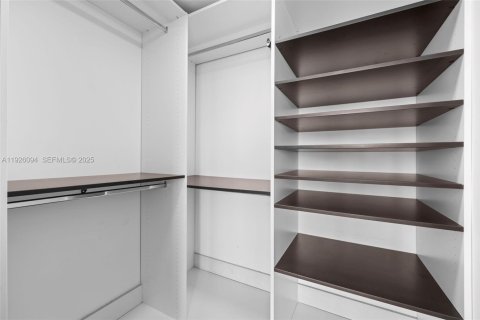 Copropriété à vendre à Miami, Floride: 2 chambres, 140.1 m2 № 1991730 - photo 18