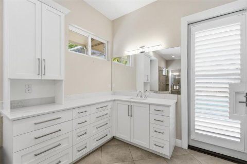 Villa ou maison à vendre à Sarasota, Floride: 4 chambres, 335.66 m2 № 2277934 - photo 20