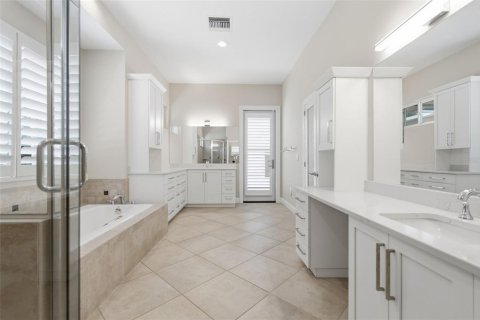 Villa ou maison à vendre à Sarasota, Floride: 4 chambres, 335.66 m2 № 2277934 - photo 18