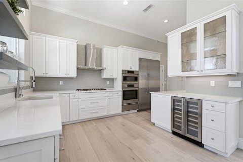 Villa ou maison à vendre à Sarasota, Floride: 4 chambres, 335.66 m2 № 2277934 - photo 12