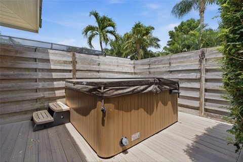 Villa ou maison à vendre à Sarasota, Floride: 4 chambres, 335.66 m2 № 2277934 - photo 29