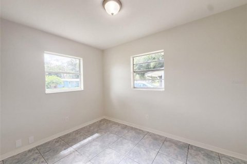 Villa ou maison à vendre à Tampa, Floride: 4 chambres, 97.08 m2 № 2402894 - photo 15