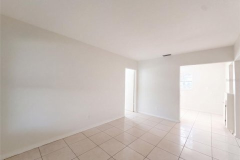Villa ou maison à vendre à Tampa, Floride: 4 chambres, 97.08 m2 № 2402894 - photo 6