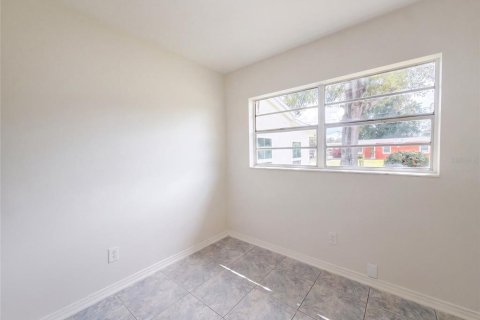 Villa ou maison à vendre à Tampa, Floride: 4 chambres, 97.08 m2 № 2402894 - photo 17