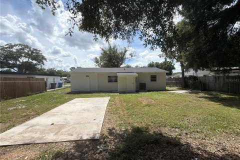 Villa ou maison à vendre à Tampa, Floride: 4 chambres, 97.08 m2 № 2402894 - photo 5