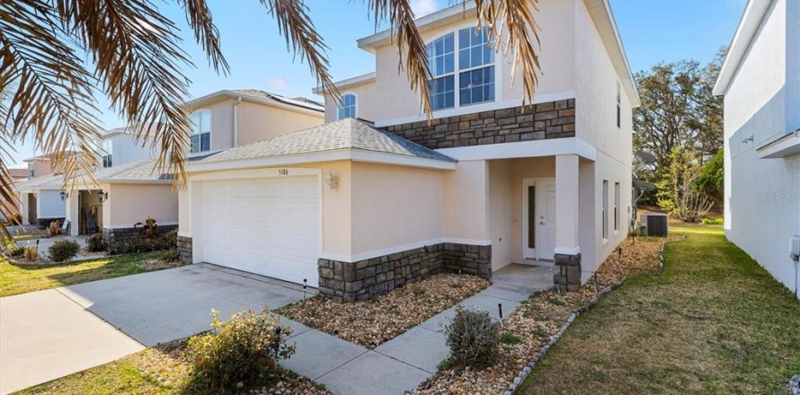 House in Oxford, Florida 3 bedrooms, 179.21 sq.m. № 2234928