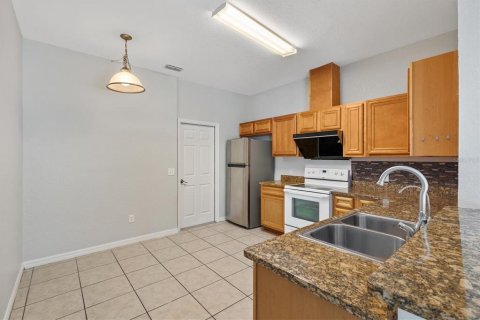 House in Oxford, Florida 3 bedrooms, 179.21 sq.m. № 2234928 - photo 13